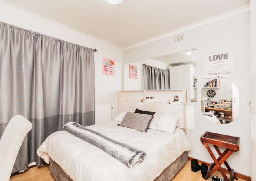 4 Bedroom Property for Sale in Peerless Park East Western Cape